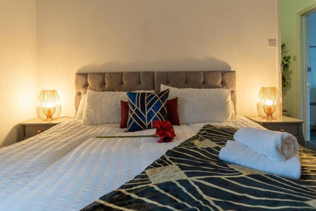 The Gatsby - Beautiful Spacious Central House คาร์ดิฟฟ์ ภายนอก รูปภาพ