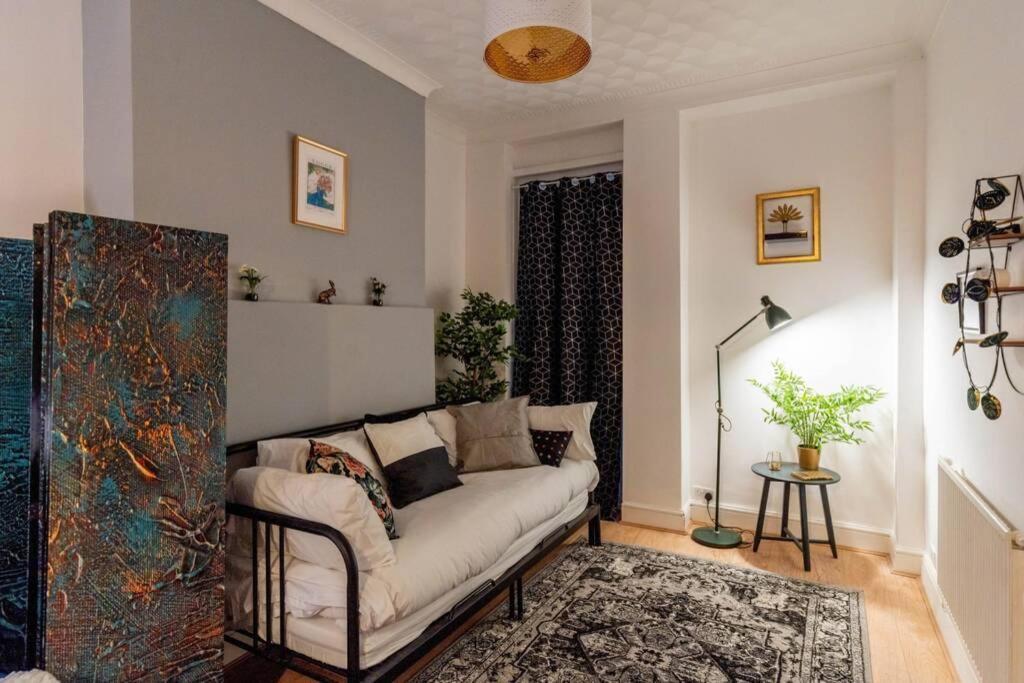 The Gatsby - Beautiful Spacious Central House คาร์ดิฟฟ์ ภายนอก รูปภาพ